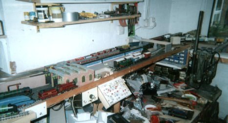 A busy Michel Delving with (from front to back) a Shire Freight, the Overhill service, the Shire InterCity, a Shire Passenger service and a coal train.