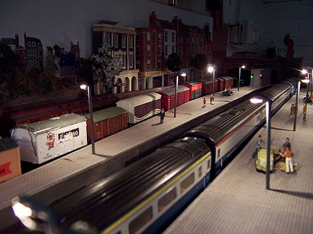 Michel Delving platforms at night